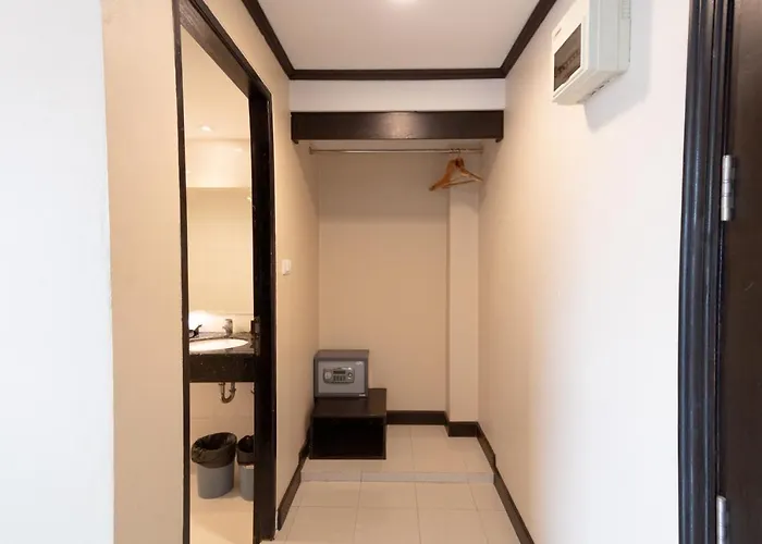 Hotel Avana And Convention Centre Sha Extra Bangkok